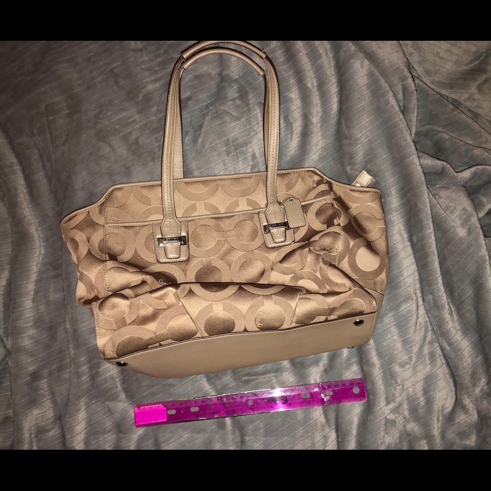 Coach purse - Picture 3 of 4